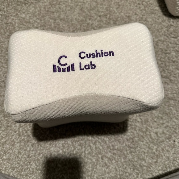 Cushion Lab, small pillow, great for travel, good for legs for hip support - Picture 2 of 3